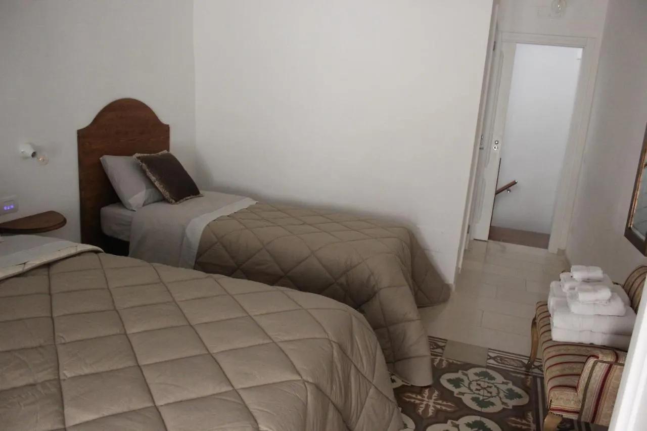 B&B Dei Cardinale Bari 2*,  Italia